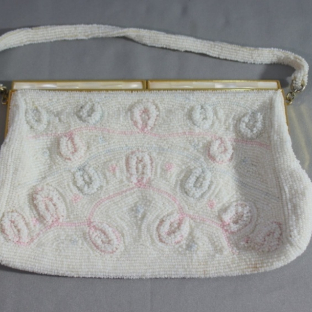 BEADED EVENING ELEGANT PURSE - Pink, White & baby blue beads. SO CUTE!